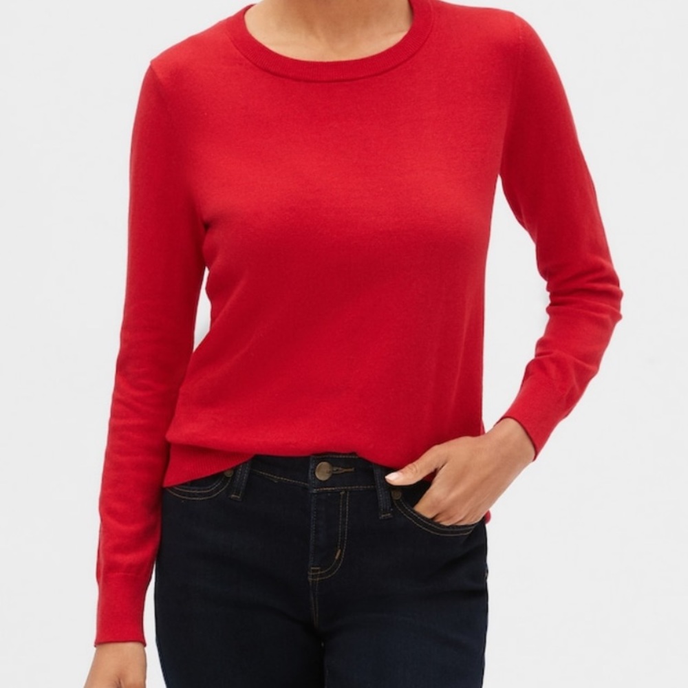 Red GAP sweater xsmall